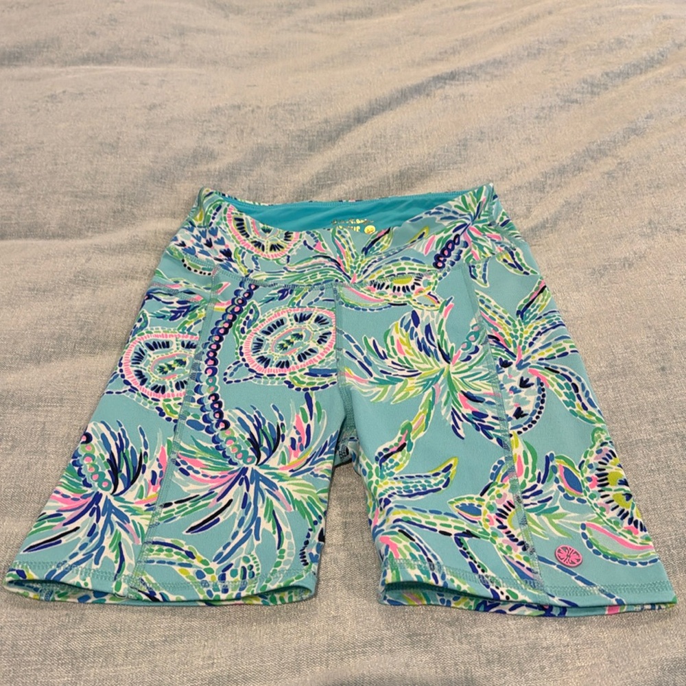 Lilly Pulitzer size xs Turtle Szn WEEKENDER SHORTS Luxletic Biker High Rise